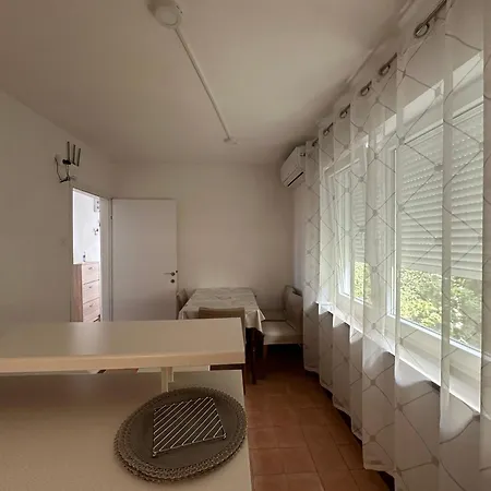 Apartment Ira *