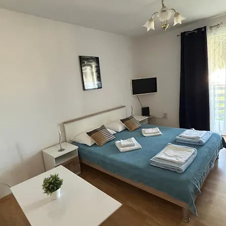 Ira Apartment