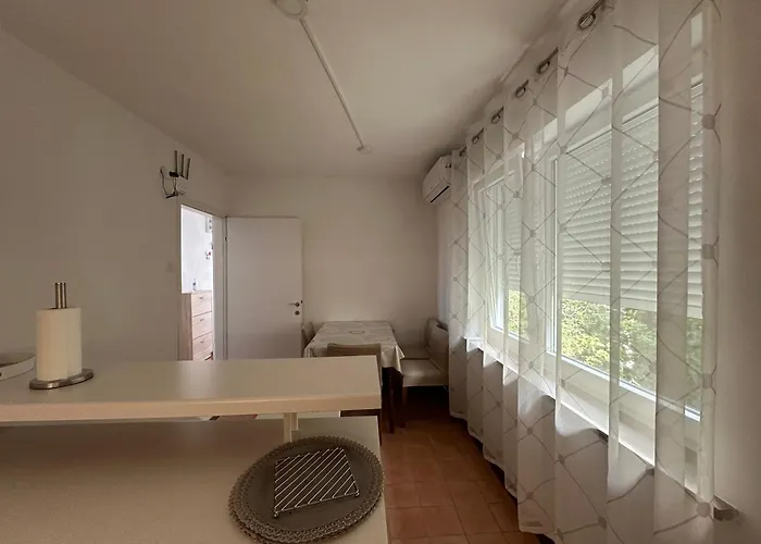 Apartament Ira *